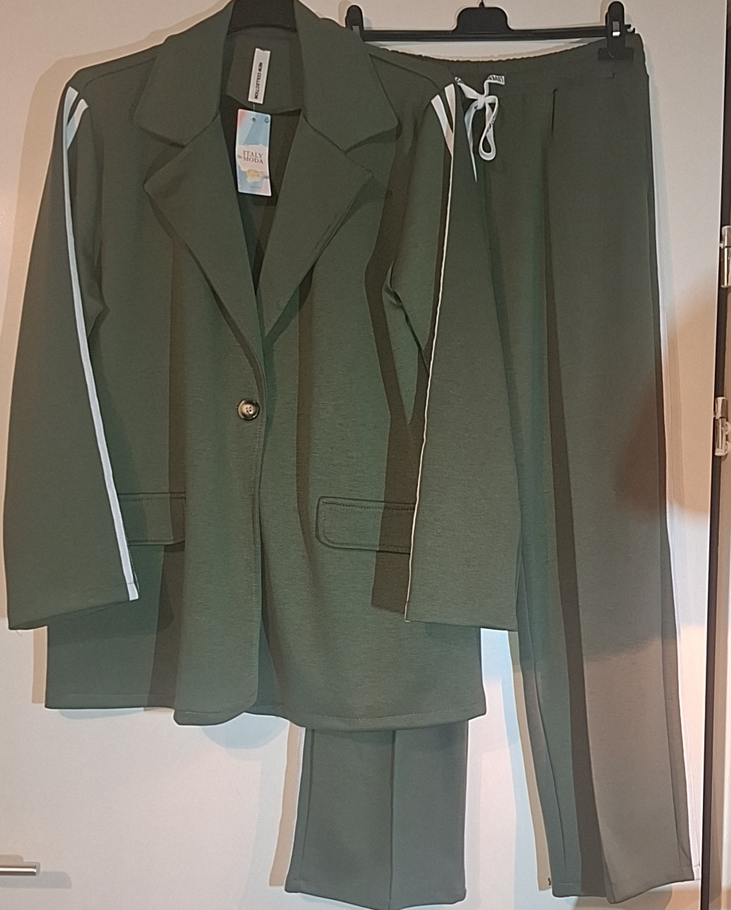 2 piece set with stripes